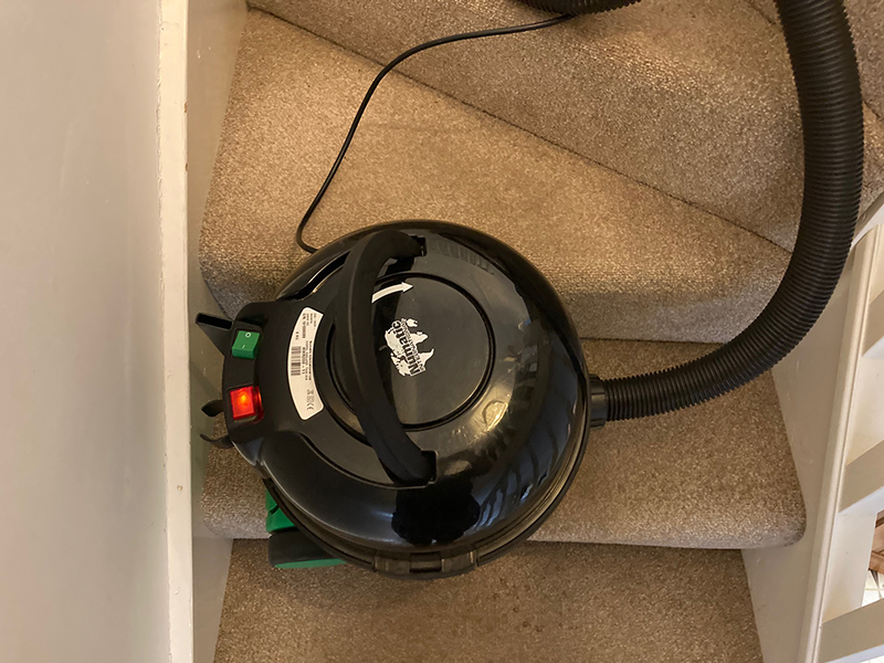 Harry vacuum cleaner too large to fit on a stair tread